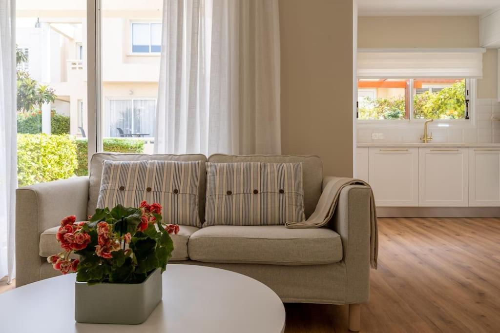 Cozy Nerina Cottage At Harbour Πάφος Εξωτερικό φωτογραφία